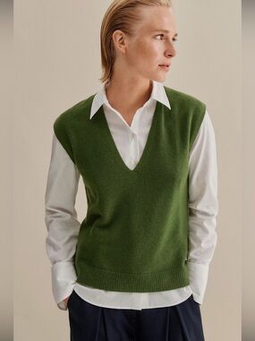 ME+EM Merino cashmere Relaxed V-Neck Vest Medium Classic Sweater Relaxed Fit